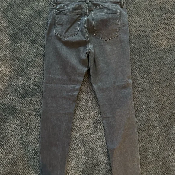 EUC Blank NYC jeans. - Picture 6 of 9